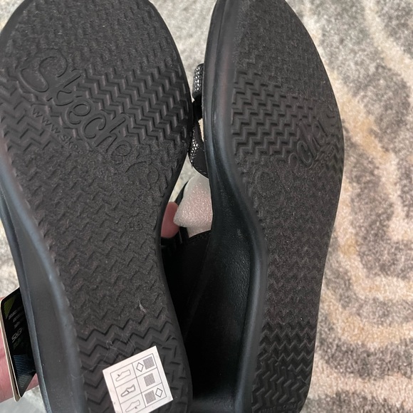 NWT Memory Foam Rhinestone Skechers Sandals - Picture 4 of 4